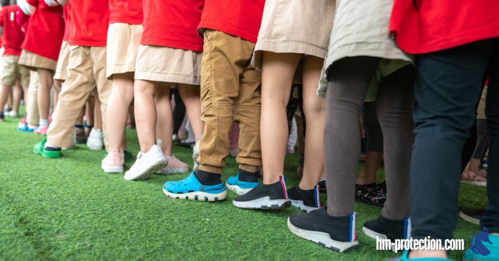 a line full of kids following a procedure
